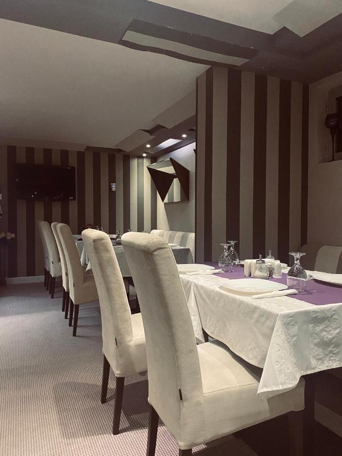 Hotel Viva 크라구예바츠 외부 사진